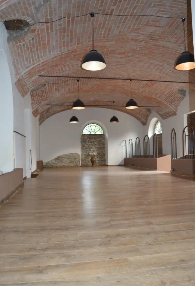 Spazi interni per produzioni audiovisive a Melazzo