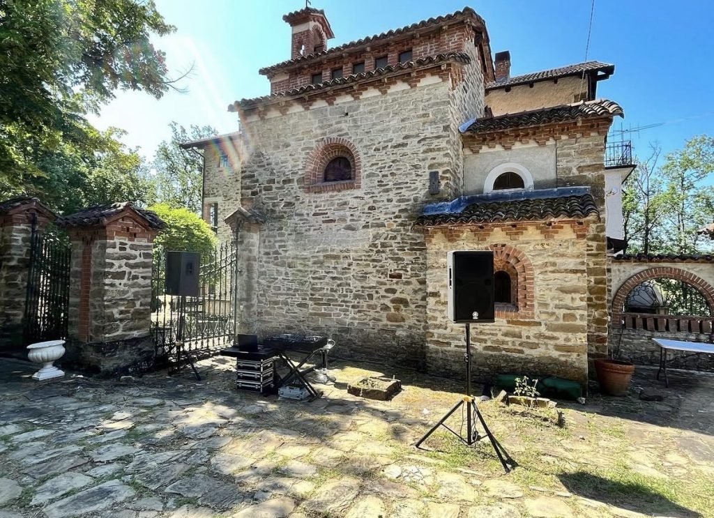 Piscina e giardino per matrimoni a Tenuta San Lorenzo, Piemonte